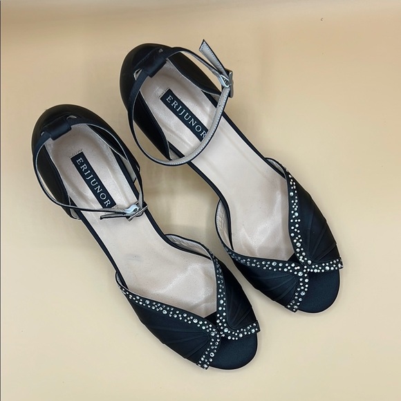Erijunor Shoes - Erijunor Black Sandals with Intricate Detailing and Open Design